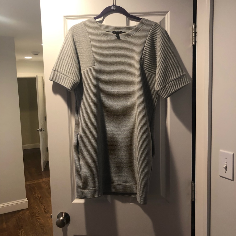 Banana Republic short sleeve dress with pockets